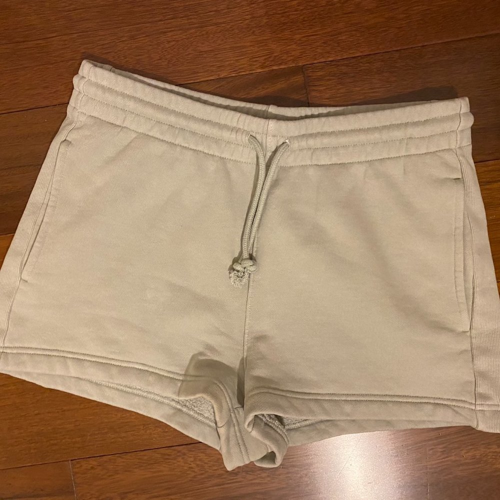 Aritzia Cream Women Shorts